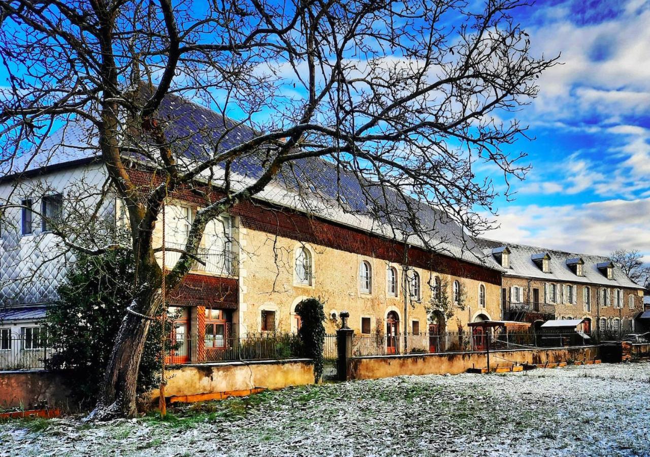 Domaine Lou Castet Bed & Breakfast Tuzaguet Exterior photo